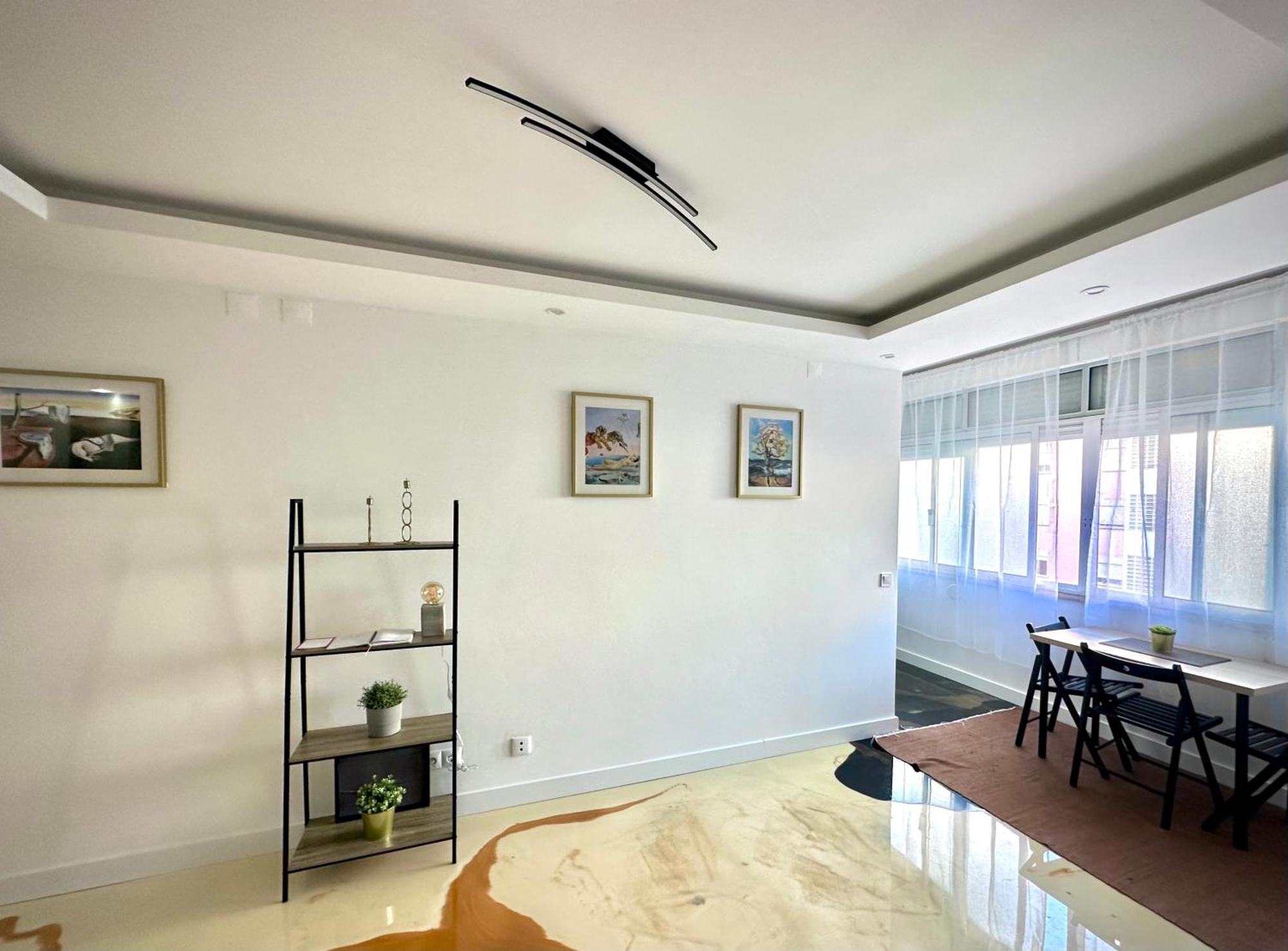 Sea View Apartment & 4 Minutes Walk To The Beach Пасу-де-Аркуш Экстерьер фото